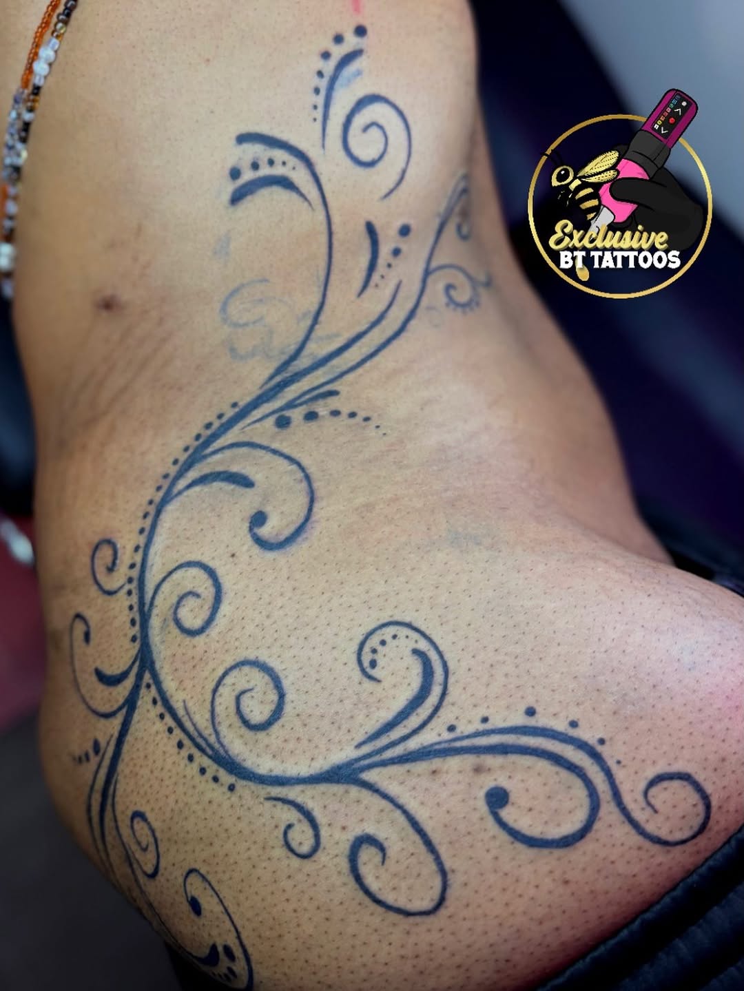 Tattoo by @x1u5iv3bttattz β ornamental