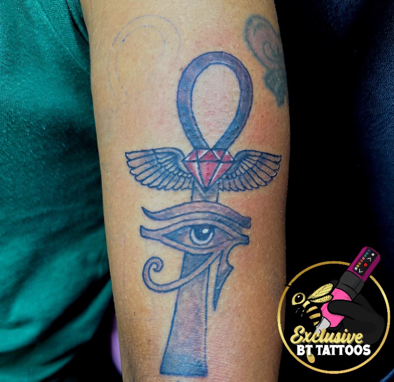 Tattoo by @x1u5iv3bttattz β black_and_grey