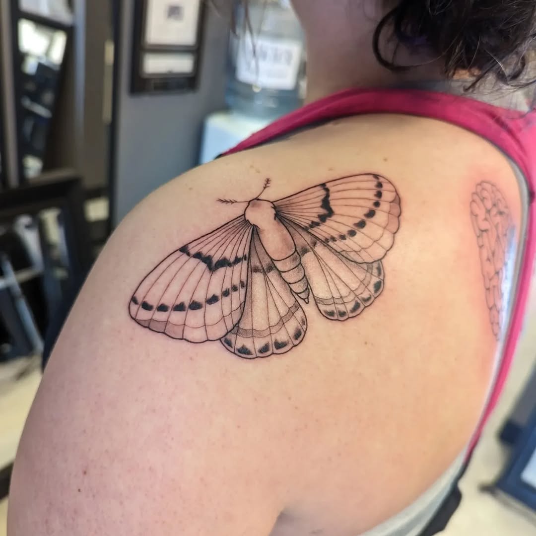 Tattoo by @heathstudiosandtattoo โ fine_line, black_and_grey