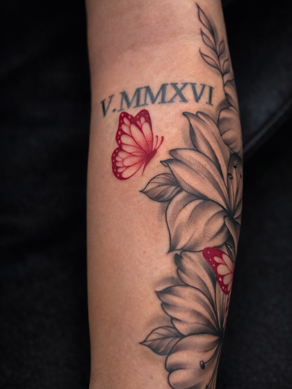 Tattoo by @maurotattoo69 — black_and_grey, fine_line