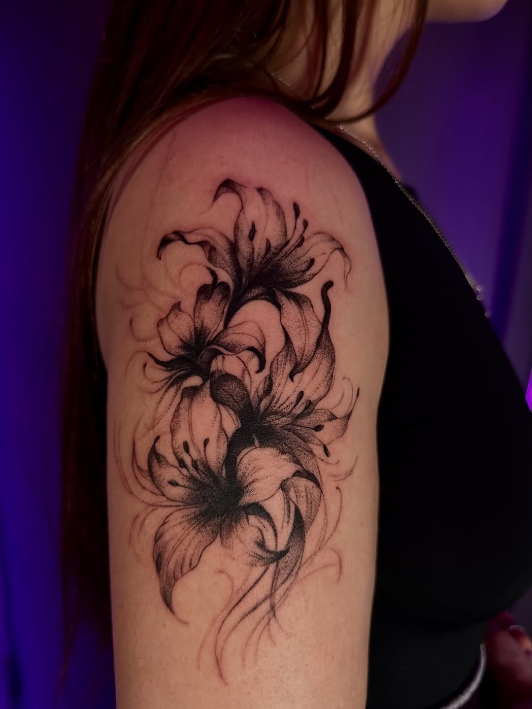 Tattoo by @mklvayne.tattoos โ black_and_grey, fine_line