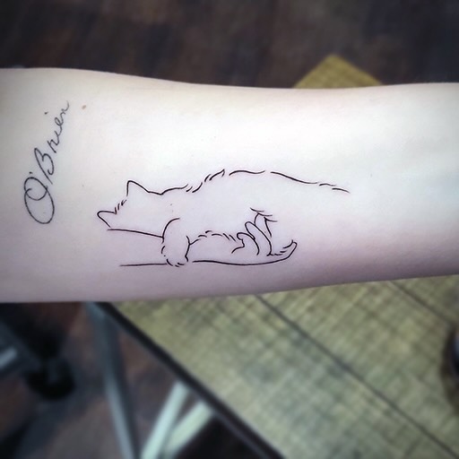 Tattoo by @aileas.ink — fine_line, minimalist