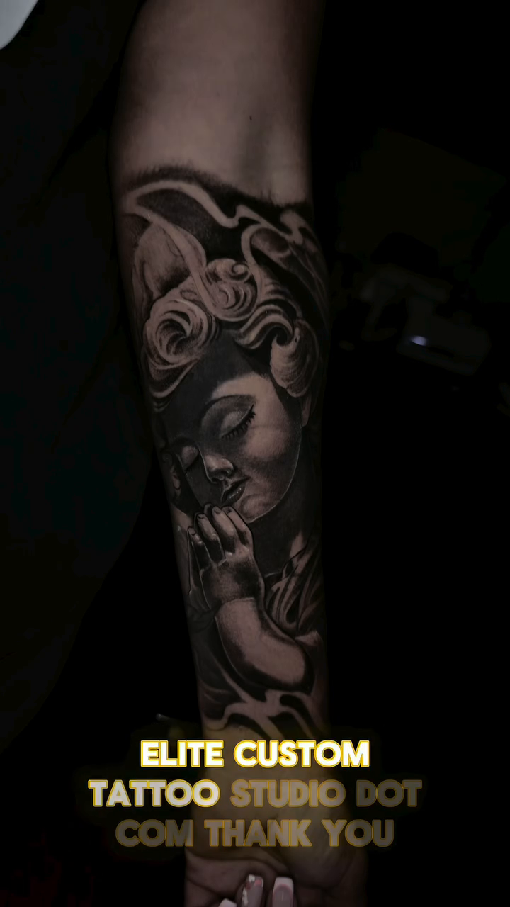 Tattoo by @redeemedkingtattoos โ black_and_grey