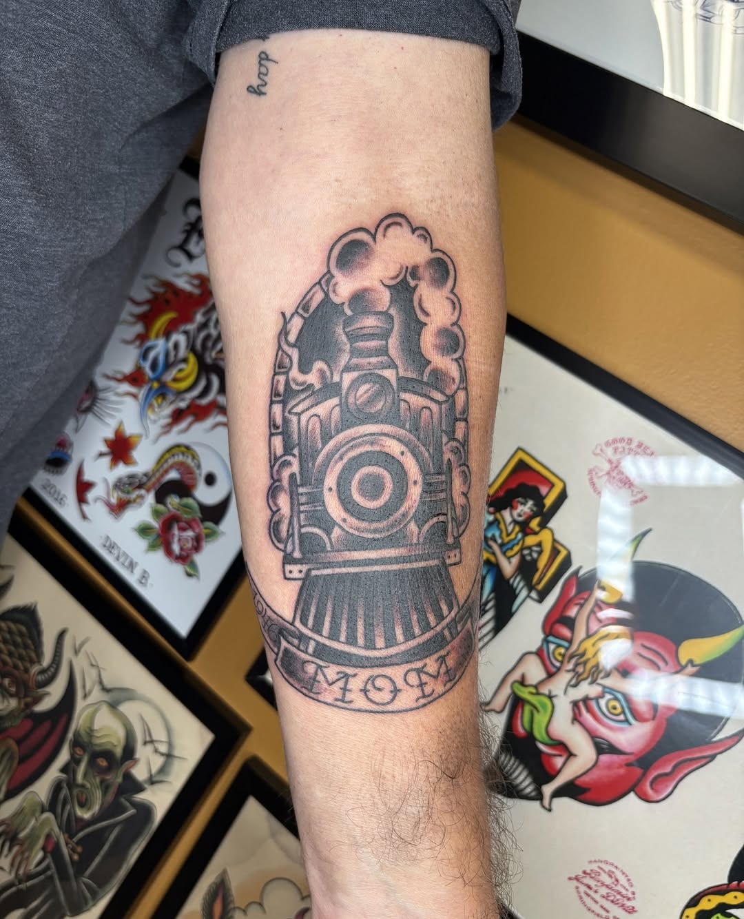 Tattoo by @aleenahkentattoo — american_traditional