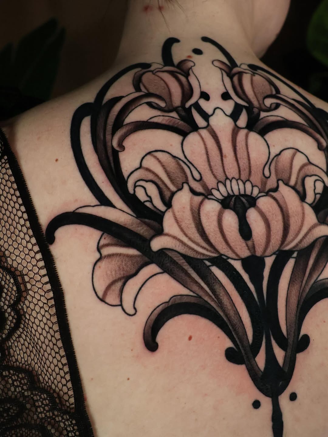 Tattoo by @laurmonftattoos β blackwork, ornamental
