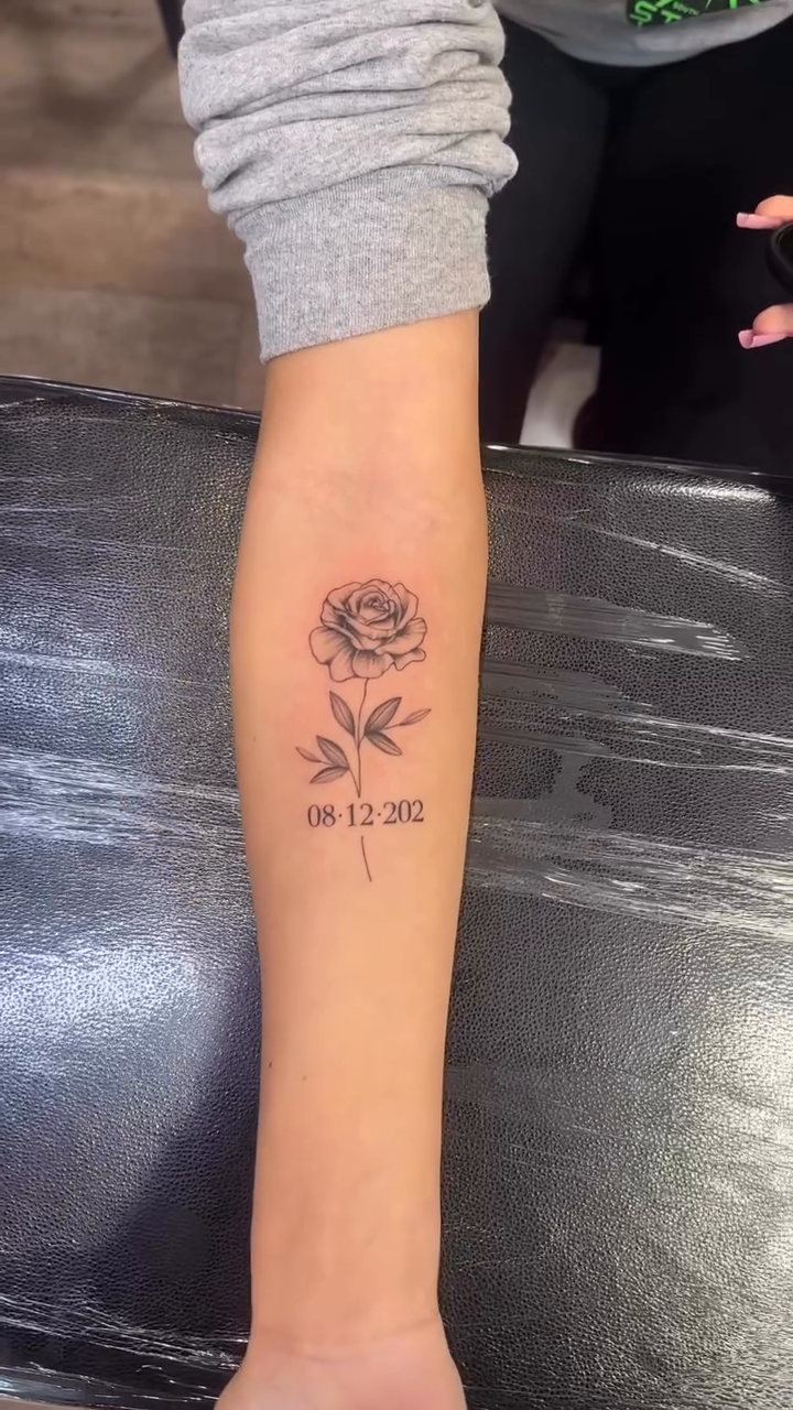 Tattoo by @nia.c__tattoo — fine_line