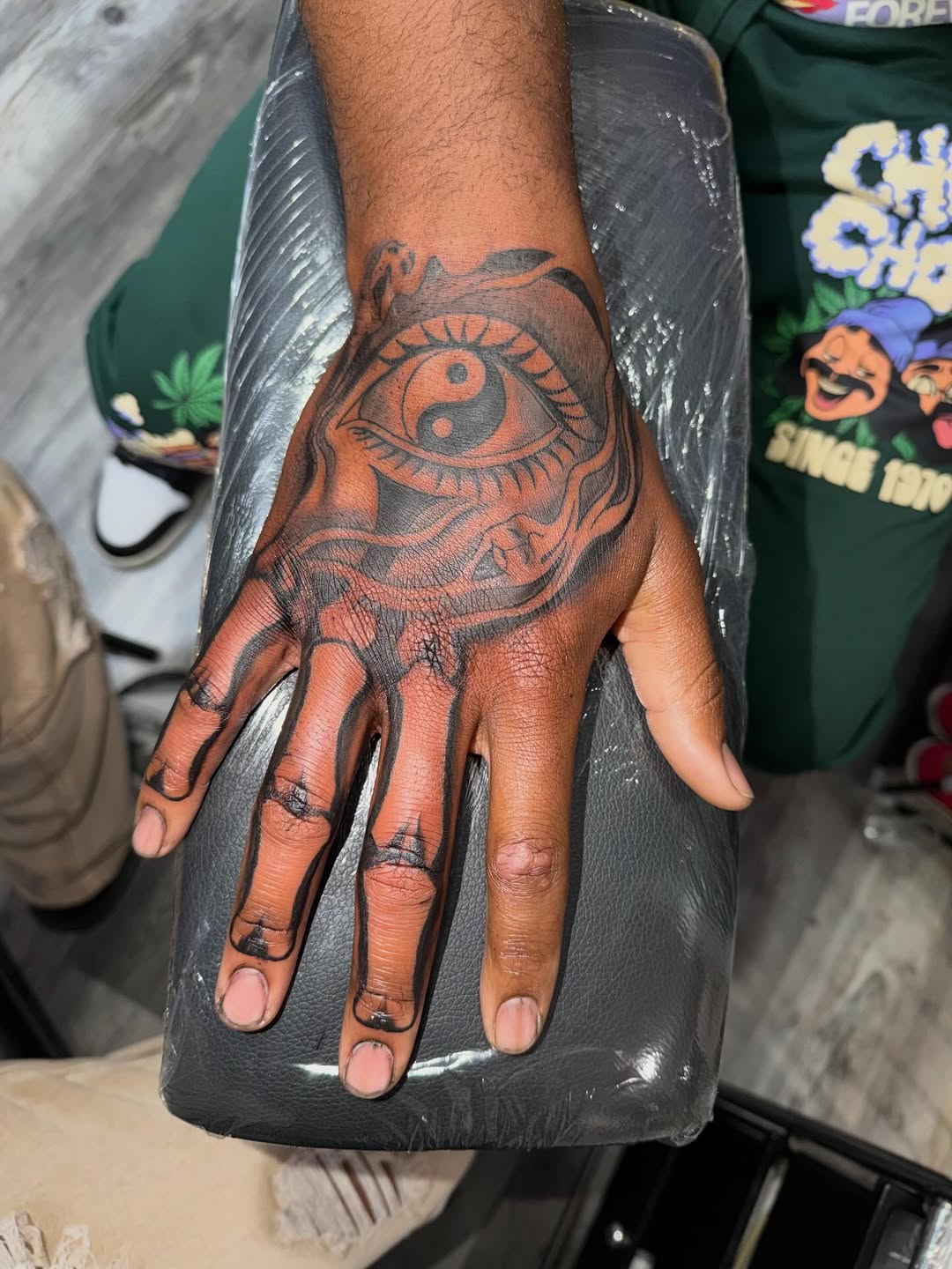 Tattoo by @tattsbybris — blackwork