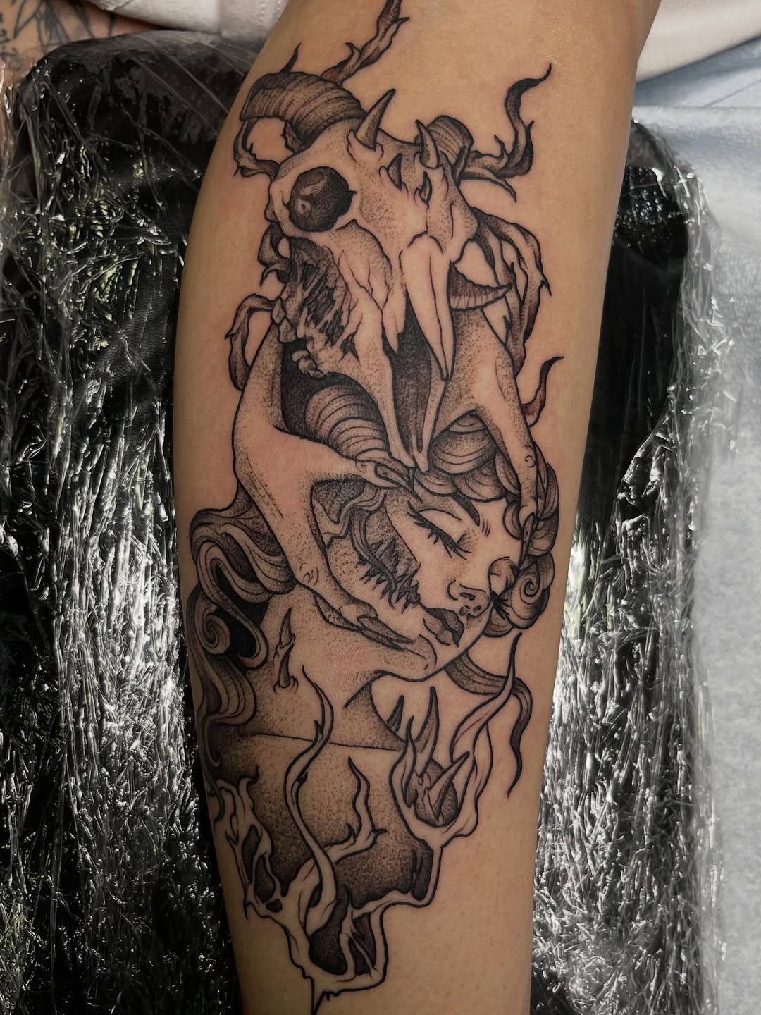 Tattoo by @tayalynntattoos — blackwork