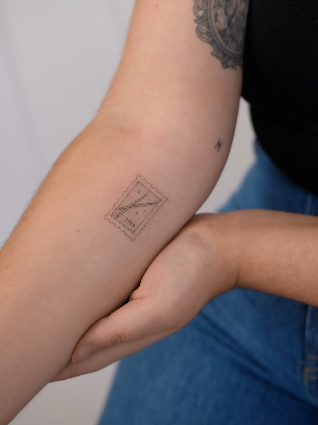 Tattoo by @meutattoo — fine_line, minimalist