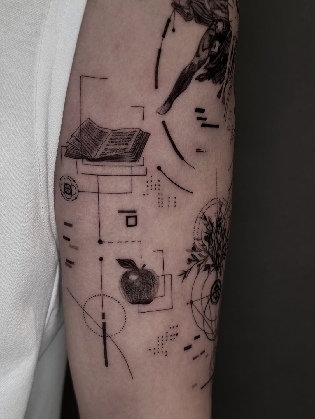 Tattoo by @tapz.zzz — geometric, black_and_grey