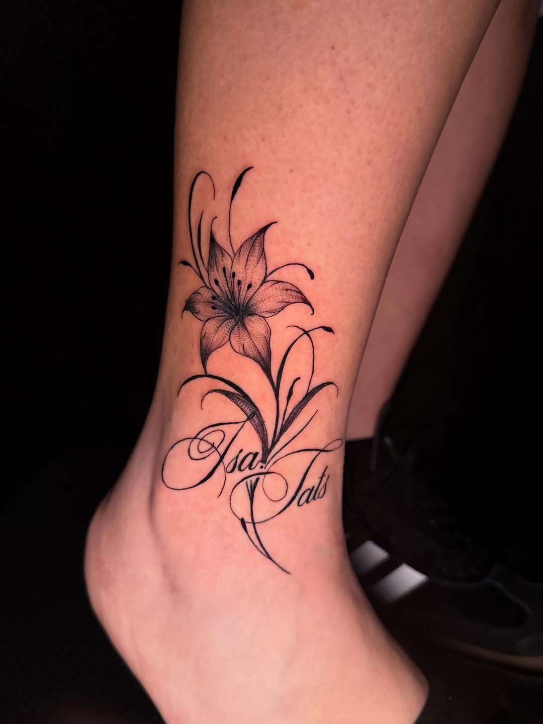 Tattoo by @isa.tats — fine_line, lettering_script