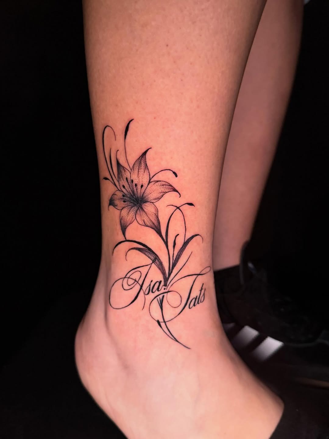 Tattoo by @isa.tats — fine_line, lettering_script