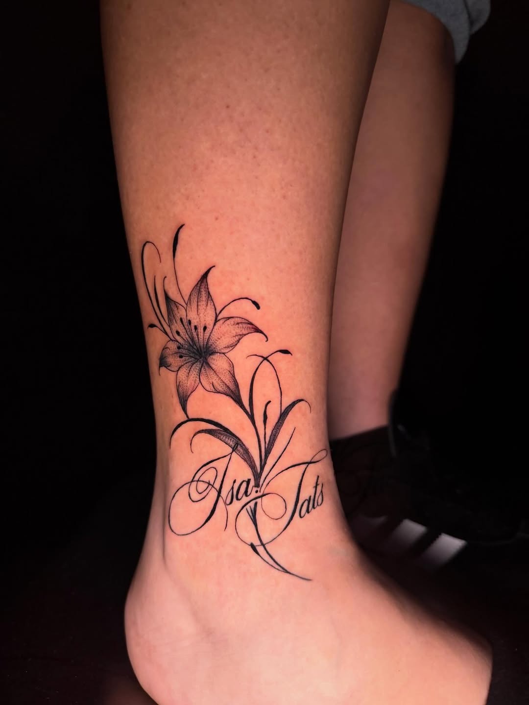 Tattoo by @isa.tats — fine_line, lettering_script
