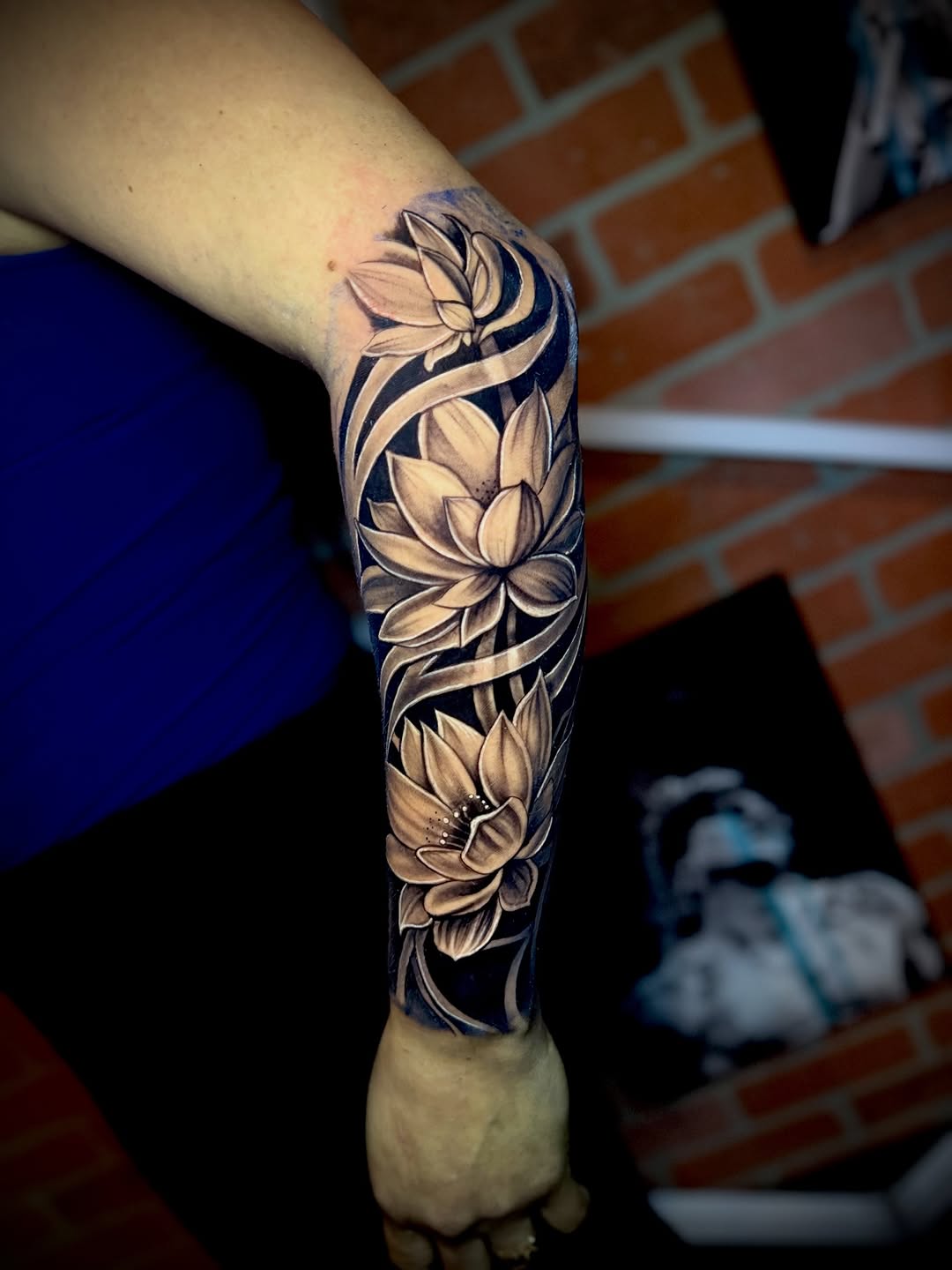 Tattoo by @elcalvo_tatto9 — black_and_grey, realism