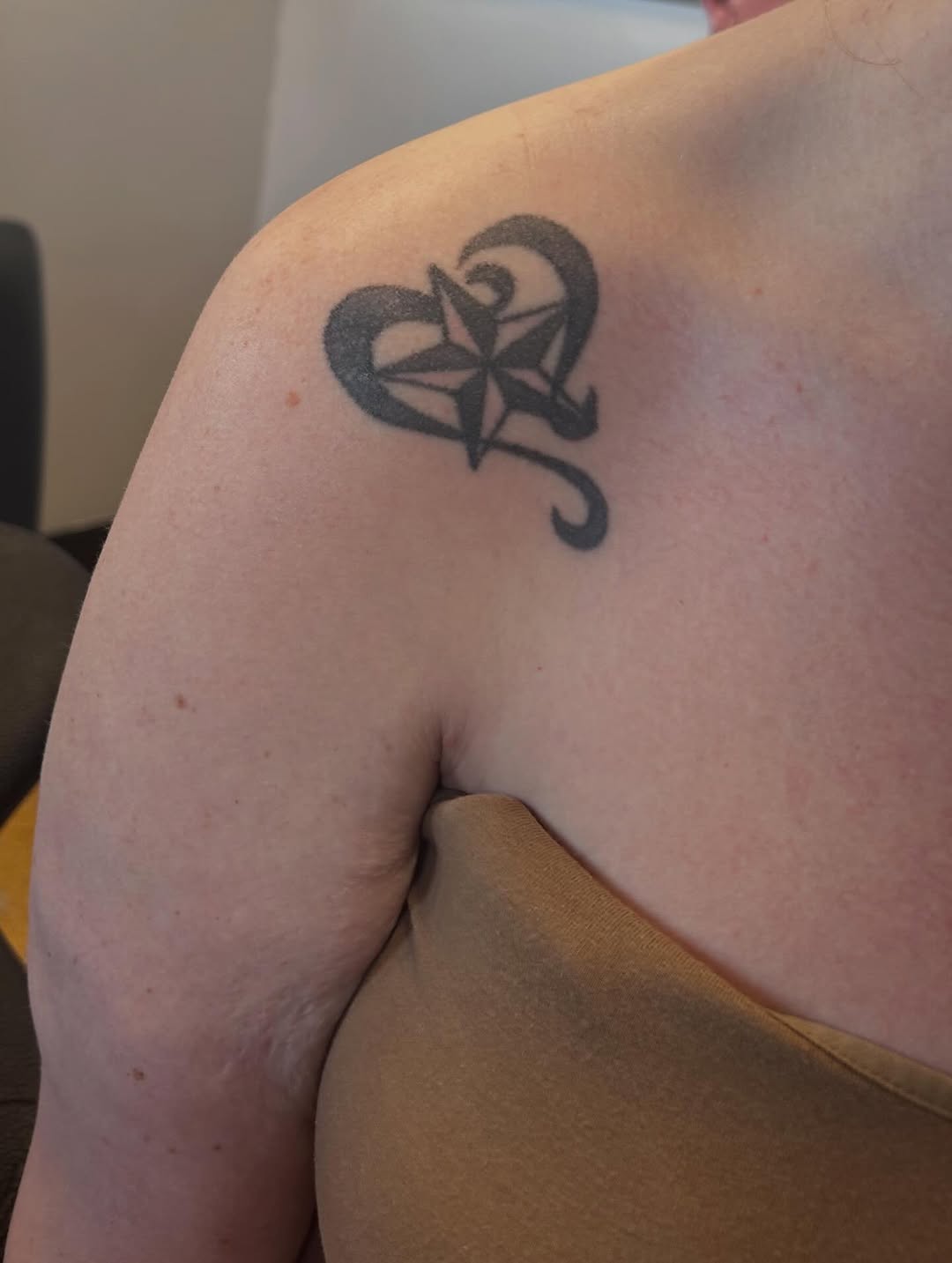 Tattoo by @jrtatt00 — black_and_grey, fine_line