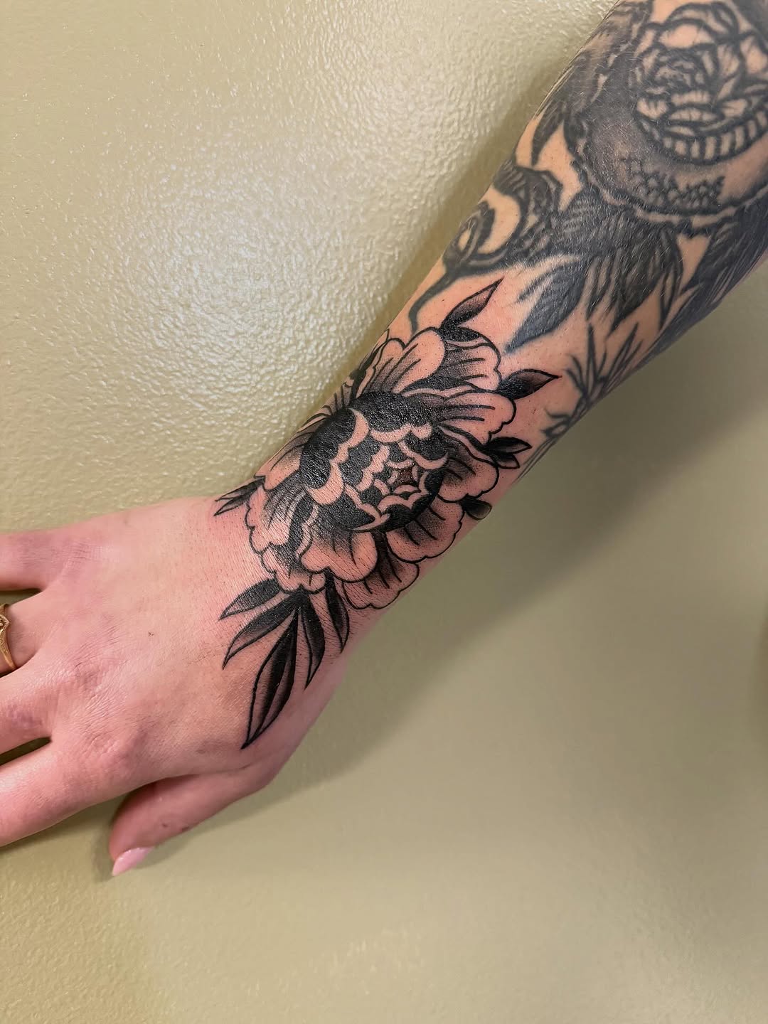 Tattoo by @hannahfederinko β blackwork, illustrative