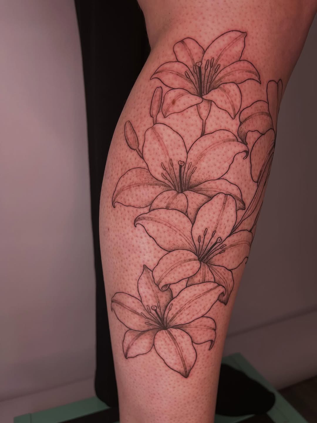 Tattoo by @peachdoestattoos โ illustrative, fine_line