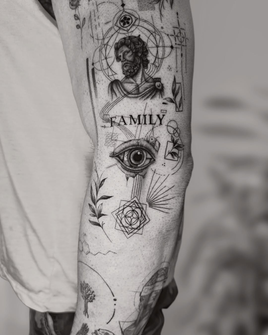 Tattoo by @ingridrojas_tattoo — black_and_grey