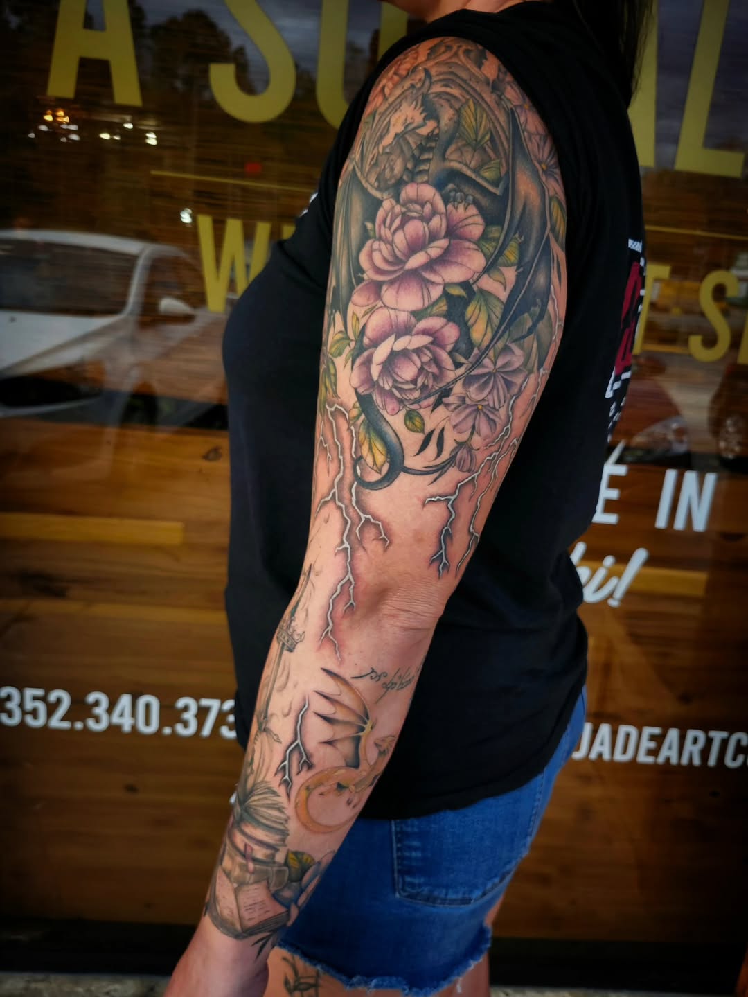Tattoo by @kz.tattoos — illustrative, realism