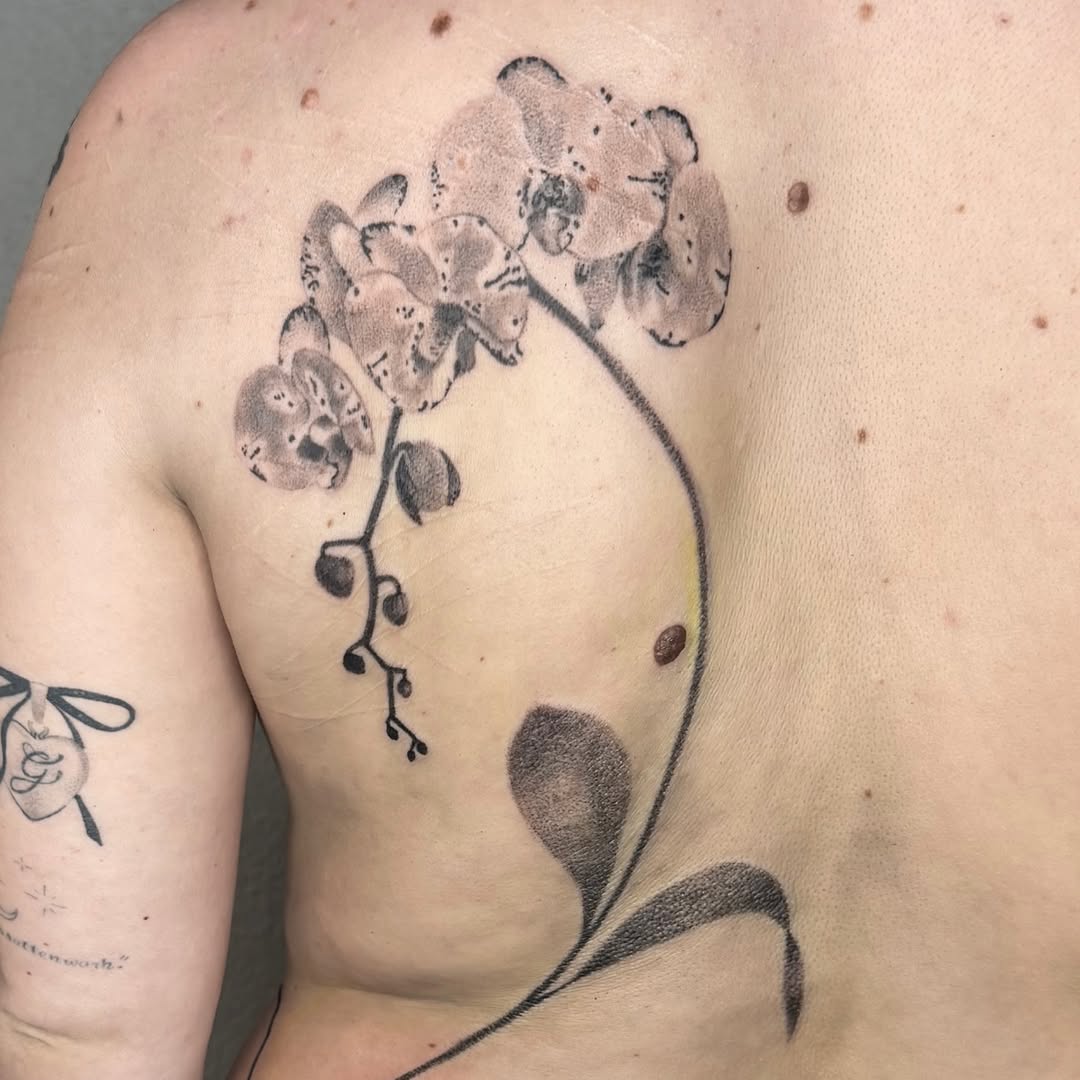 Tattoo by @k8.tat — black_and_grey, illustrative