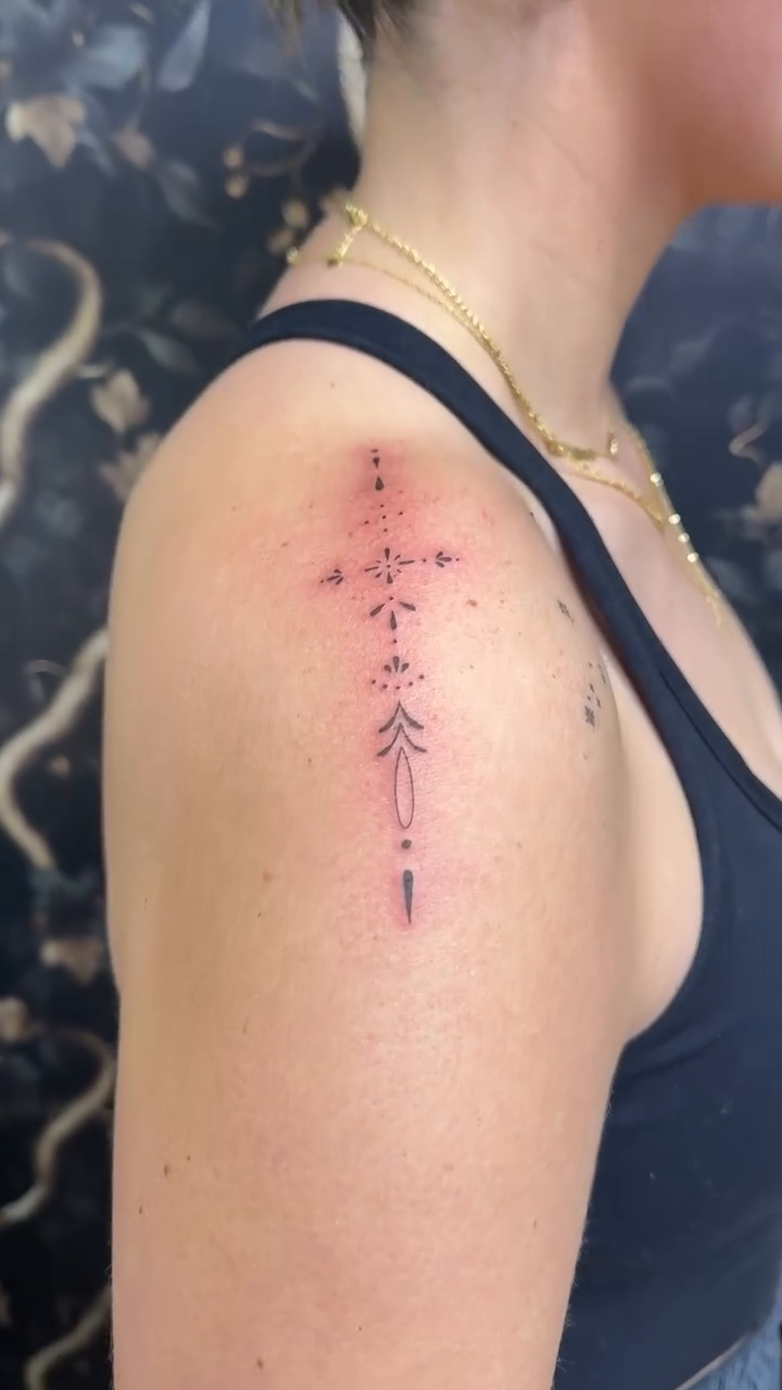 Tattoo by @inkedbyhailey β fine_line, minimalist