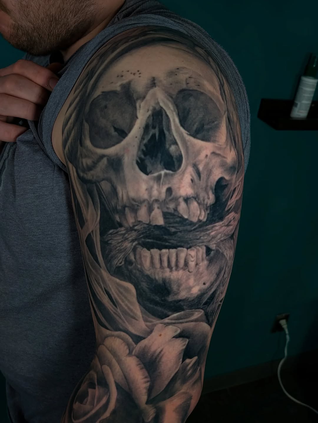 Tattoo by @arik.tattoo โ realism, black_and_grey