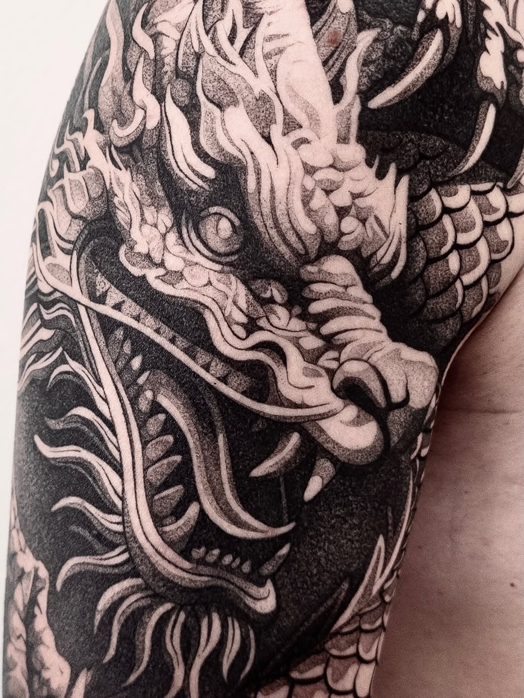Tattoo by @lissfoxy β blackwork