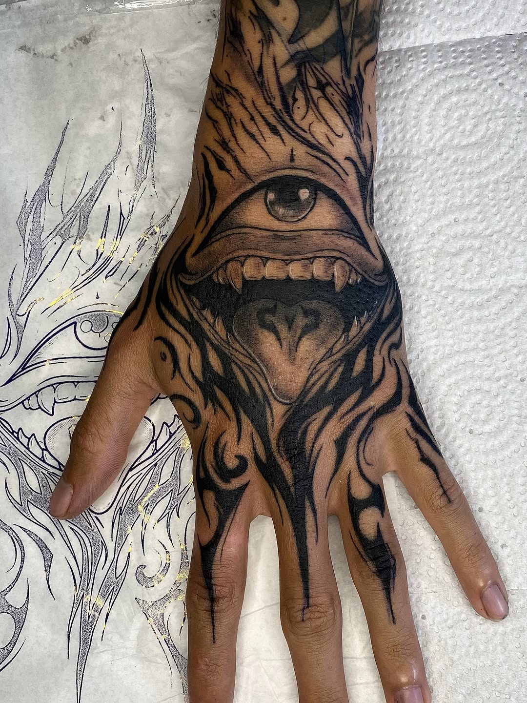 Tattoo by @garotodatatuagem β blackwork, black_and_grey