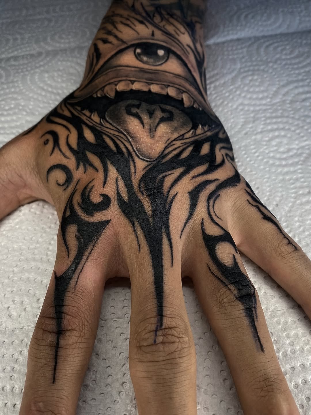 Tattoo by @garotodatatuagem β blackwork, black_and_grey