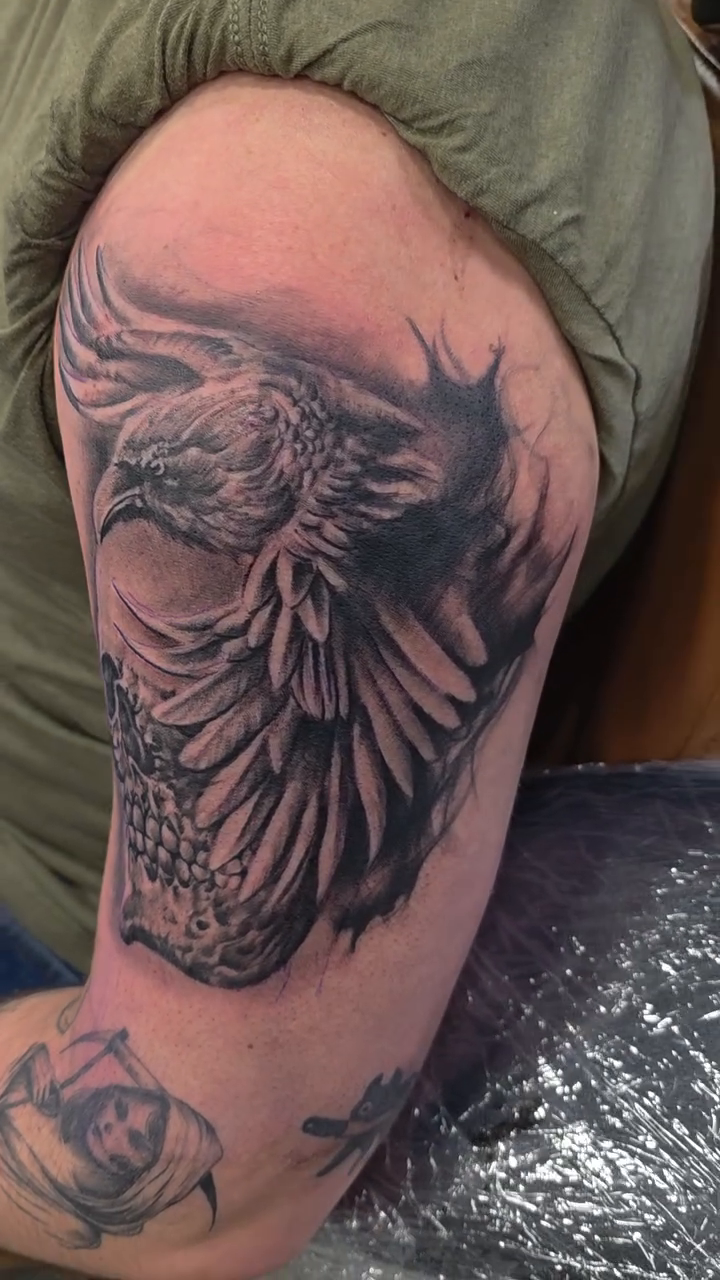 Tattoo by @juniorinkslinger — black_and_grey, realism
