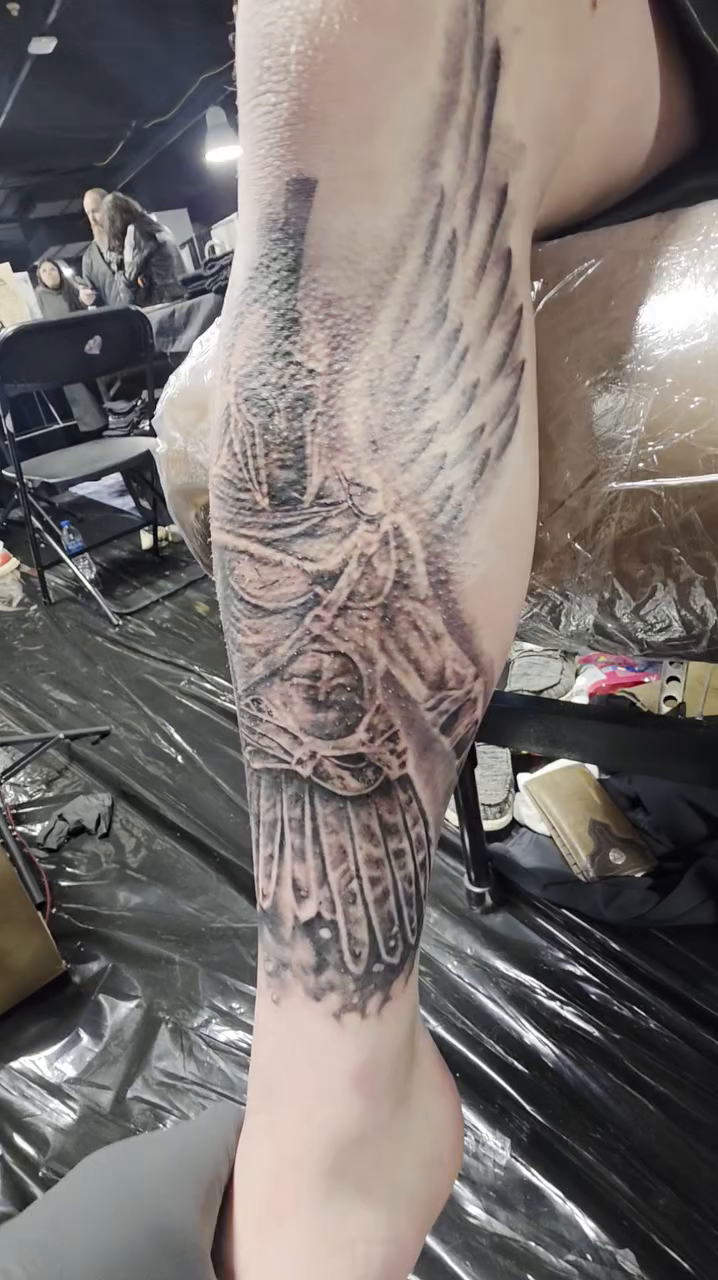 Tattoo by @juniorinkslinger — black_and_grey, realism