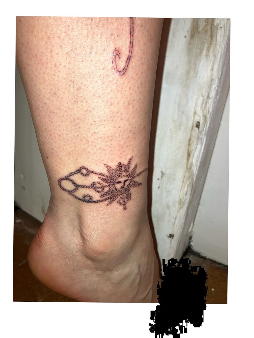 Tattoo by @sashkaciubara — fine_line