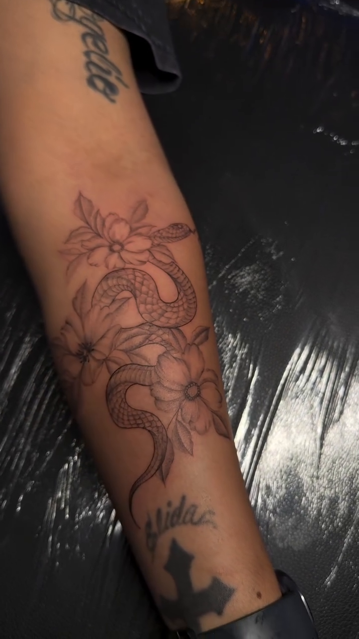 Tattoo by @tatsxval β fine_line, black_and_grey