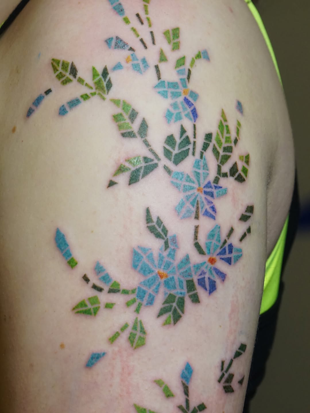 Tattoo by @lub_lub_art β geometric, dotwork