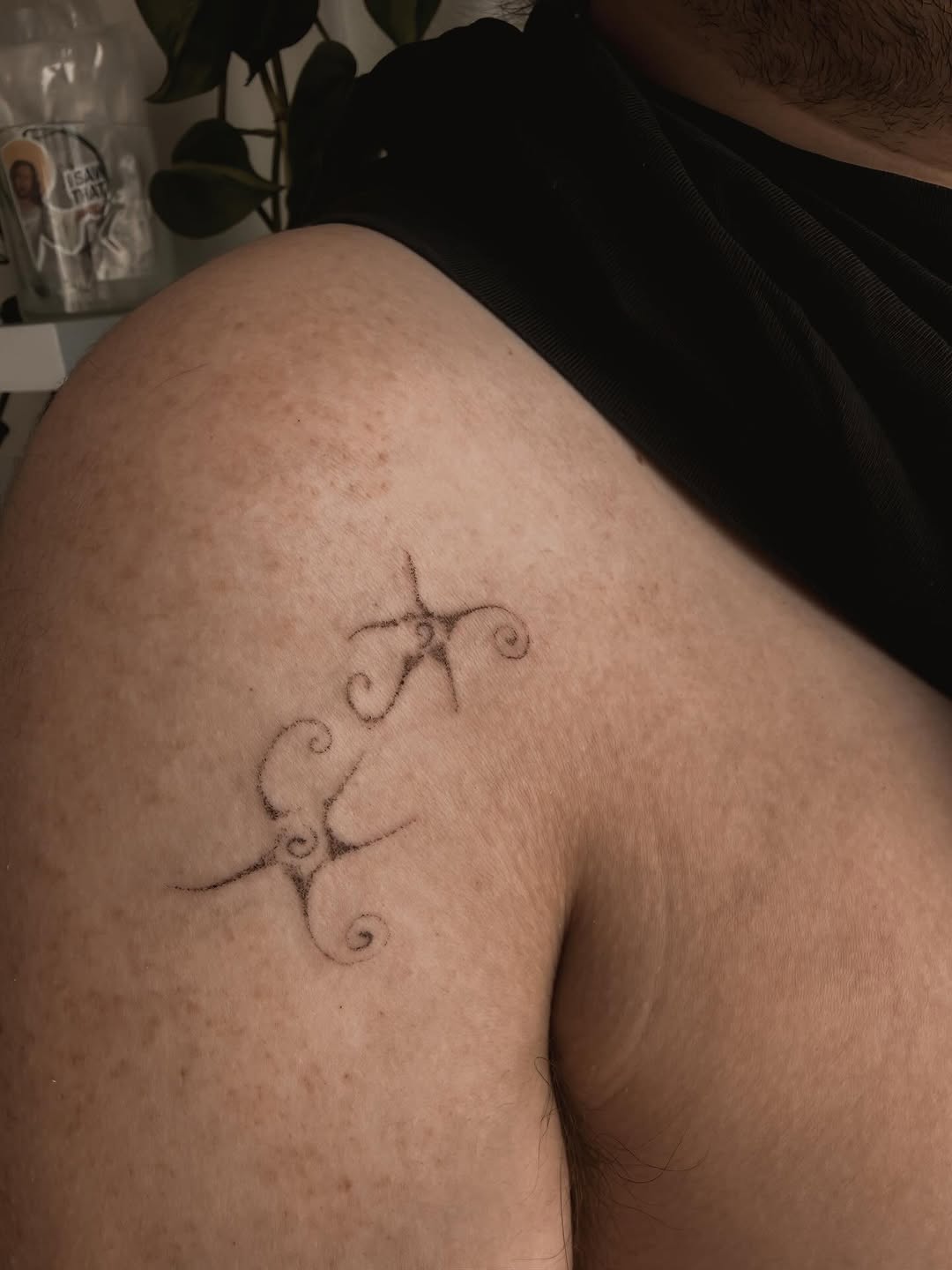 Tattoo by @red_rosalie_ โ geometric, illustrative