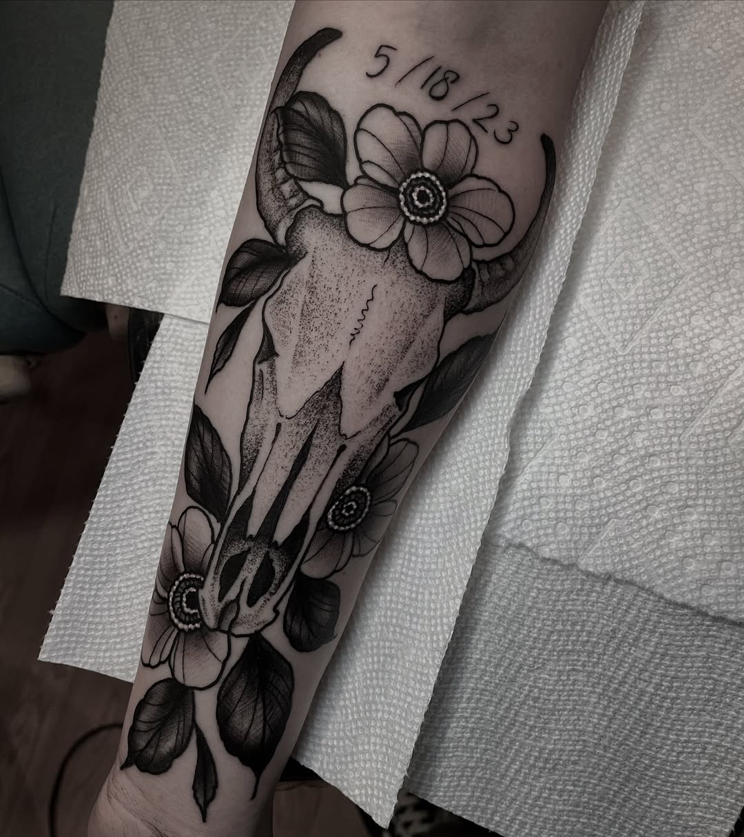 Tattoo by @ianspong — black_and_grey, illustrative