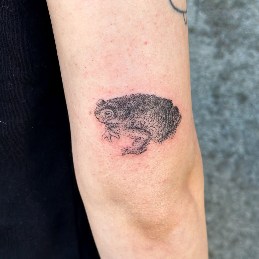 Tattoo by @khk.ttt — dotwork, black_and_grey