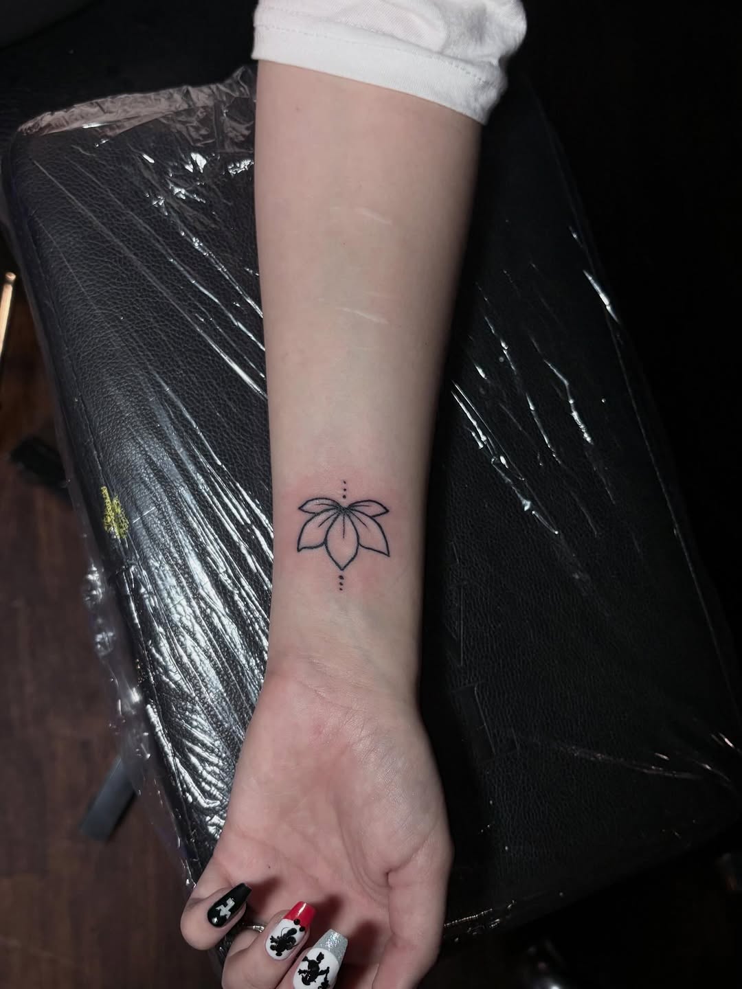 Tattoo by @arceo.tattoos — fine_line, minimalist