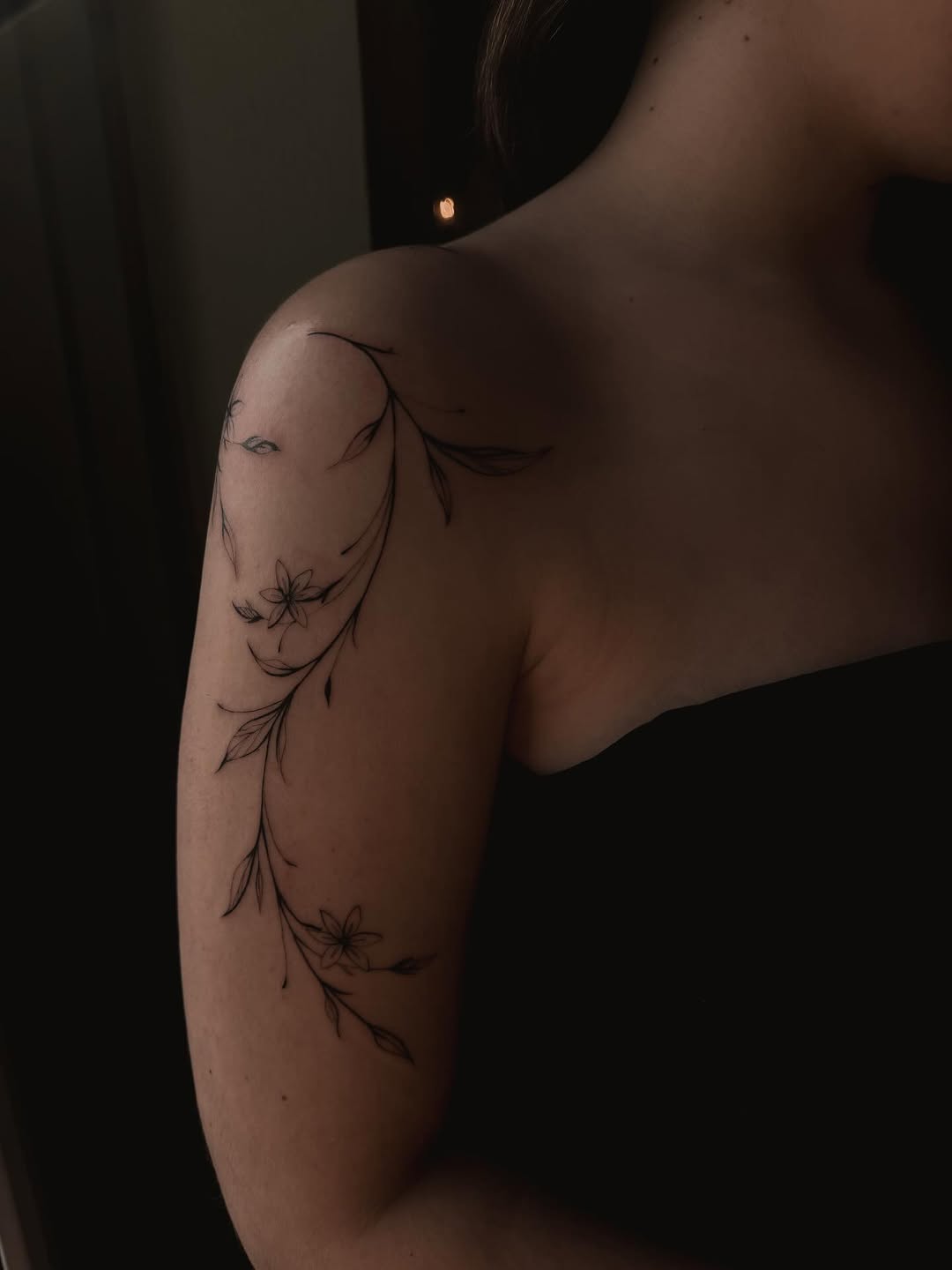 Tattoo by @red_rosalie_ โ fine_line, illustrative