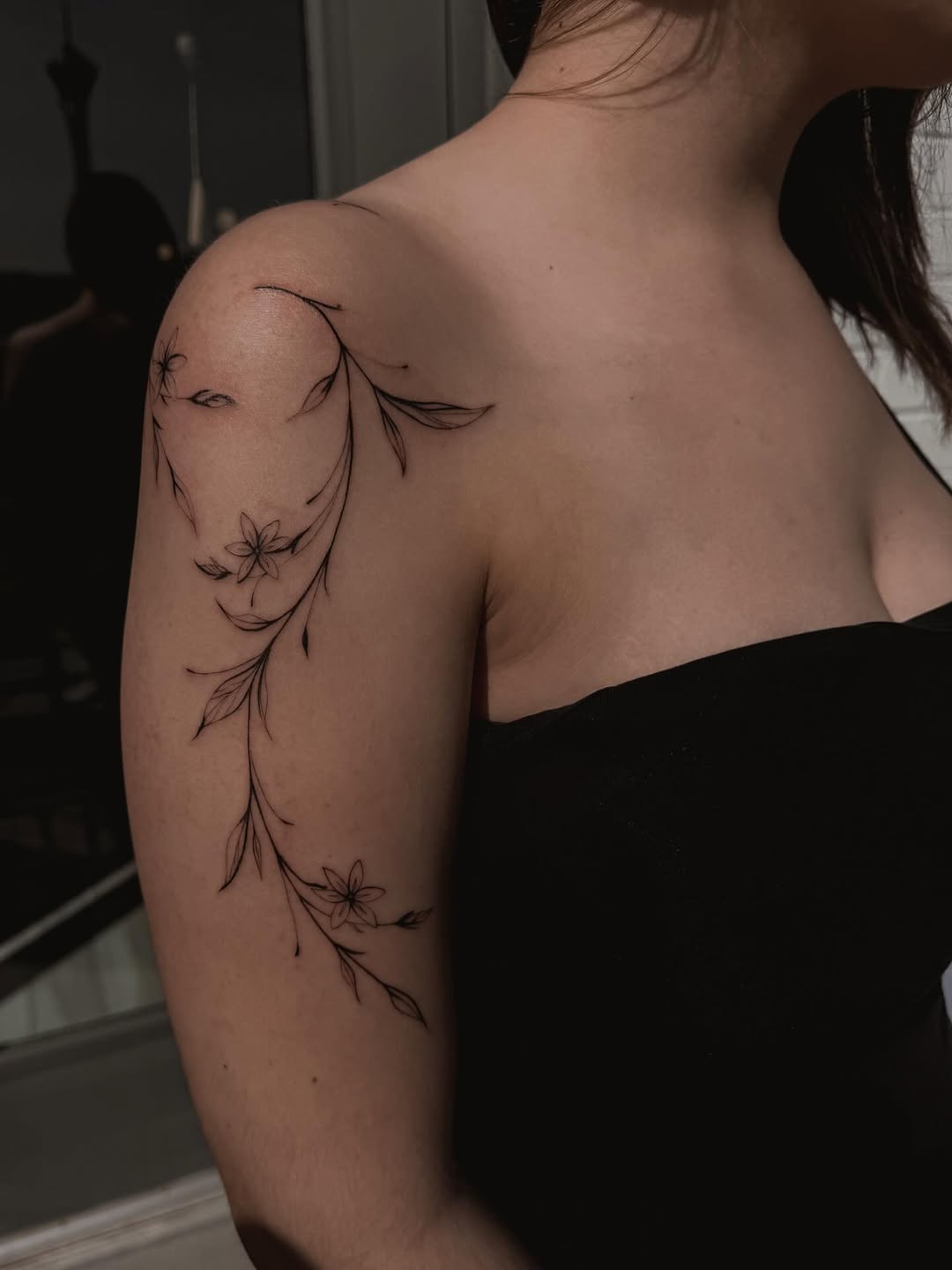 Tattoo by @red_rosalie_ โ fine_line, illustrative