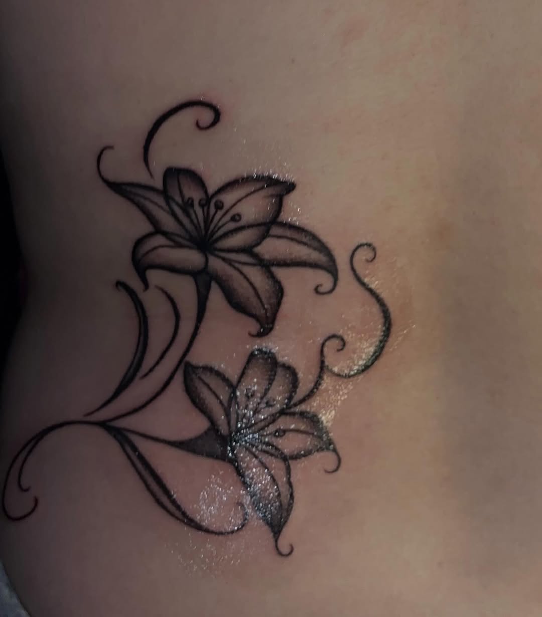 Tattoo by @ann.inkz — fine_line, black_and_grey
