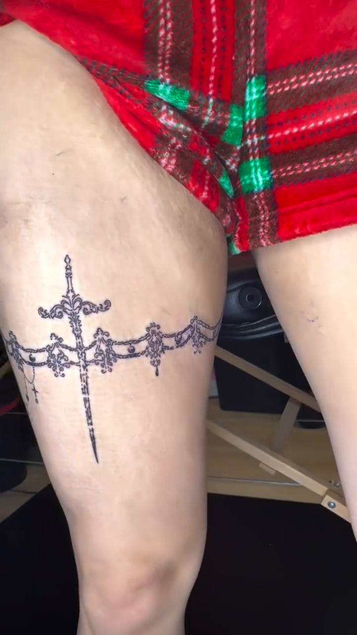 Tattoo by @myoddtattoos β fine_line, ornamental