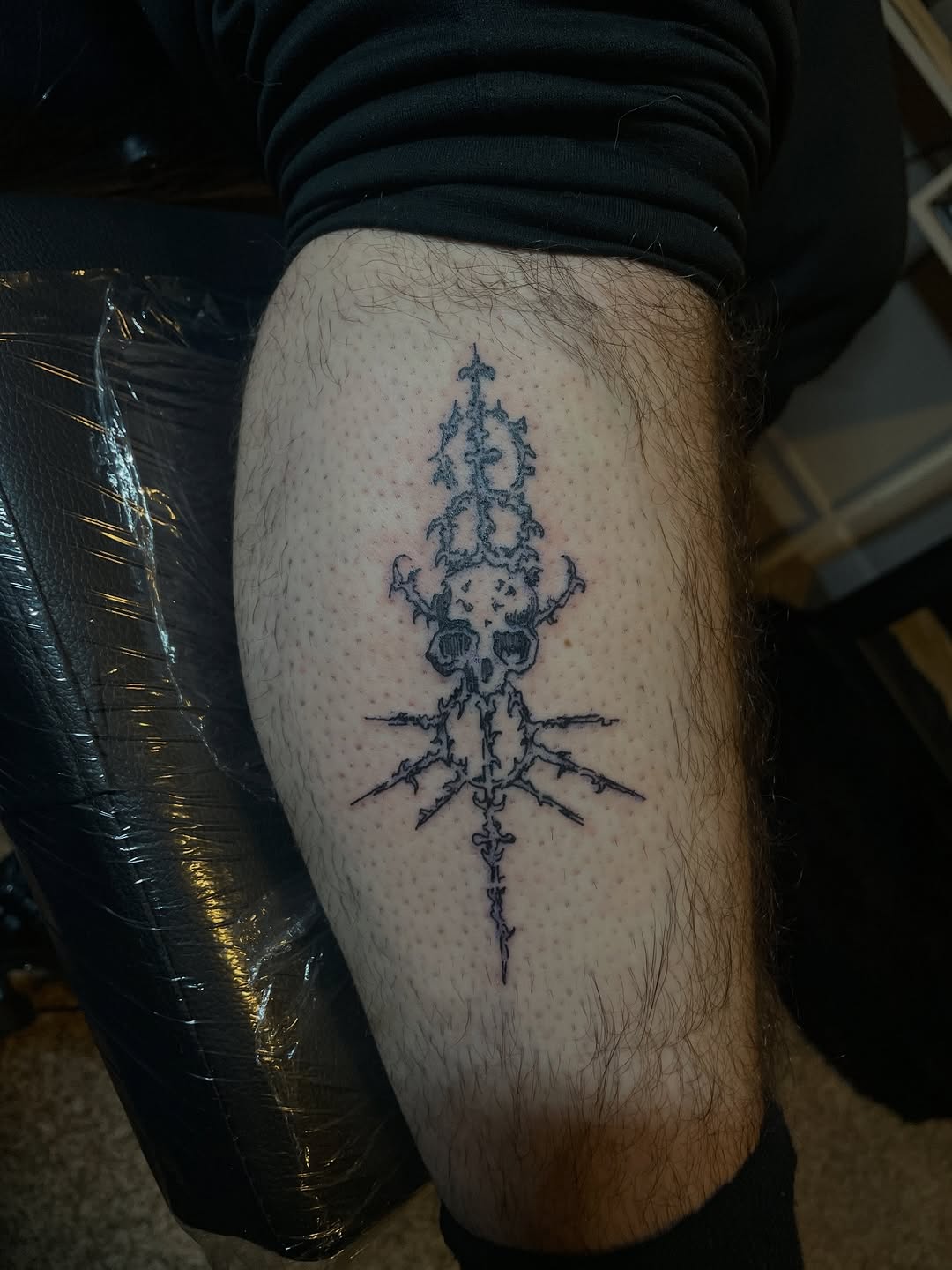 Tattoo by @dysembodiment — blackwork