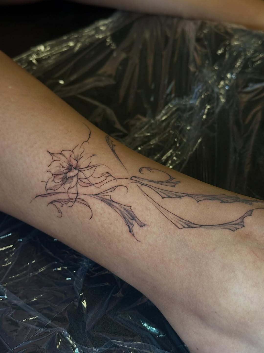 Tattoo by @vileinkzz — fine_line, ornamental