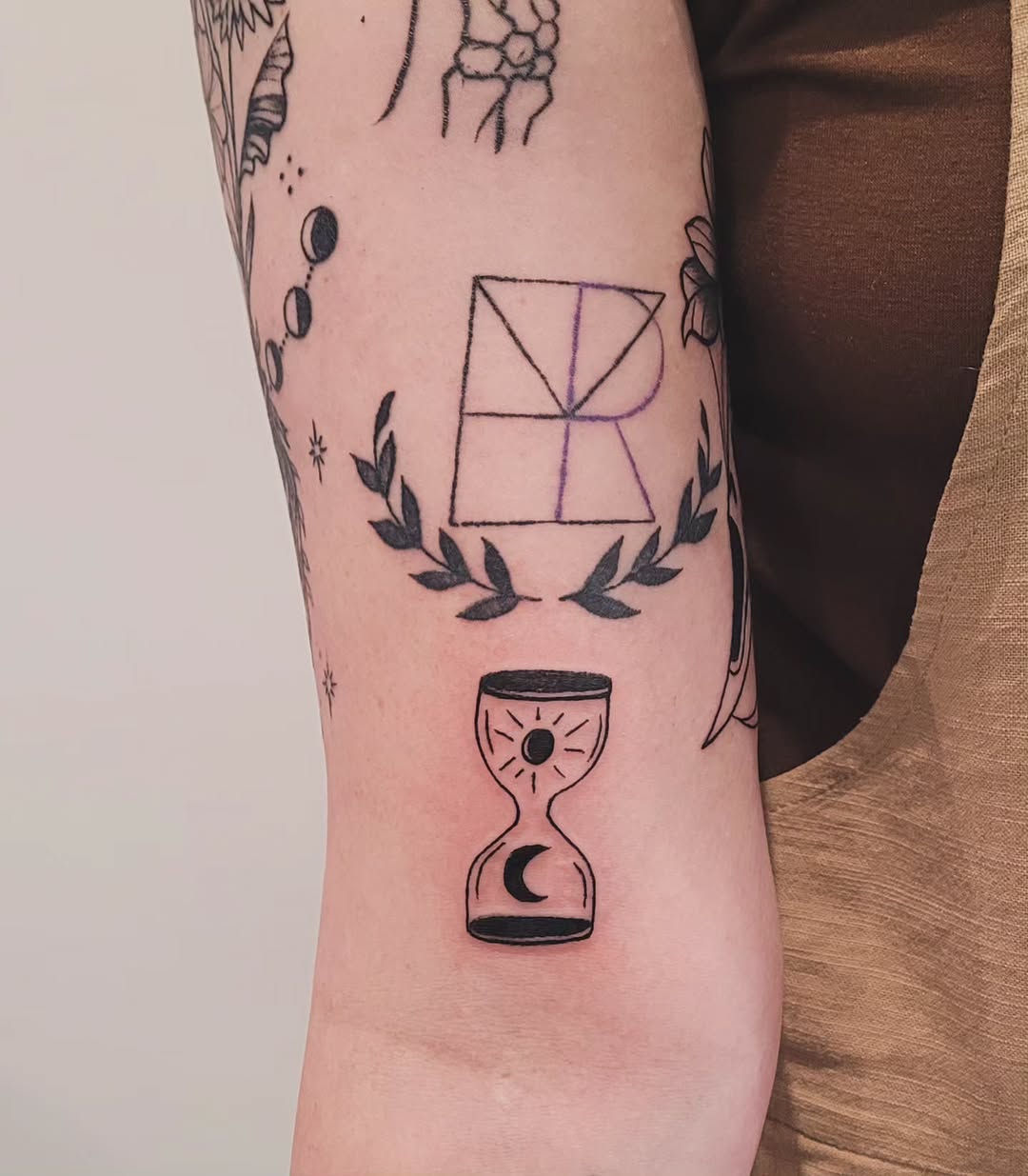 Tattoo by @infiniteink_tattoocollective — fine_line, minimalist
