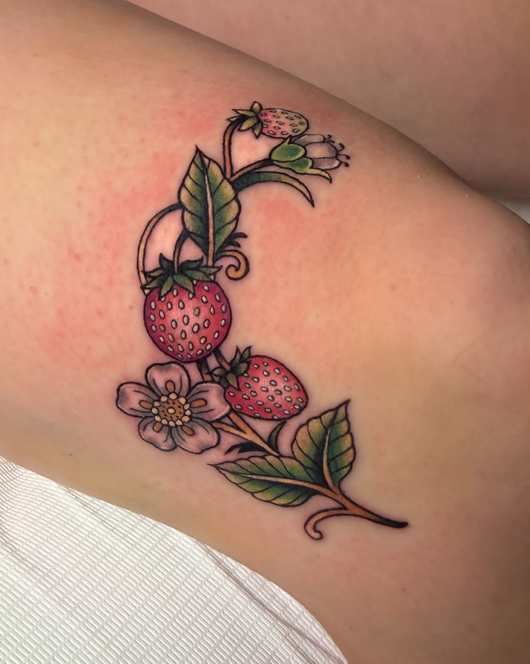 Tattoo by @lolainkistry — illustrative, american_traditional