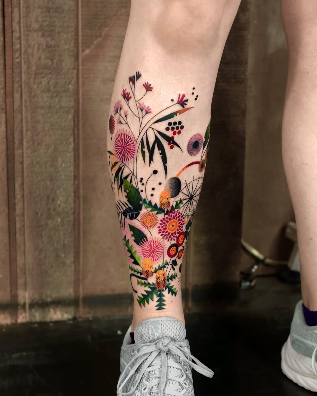 Tattoo by @hen_tattooer — geometric, dotwork