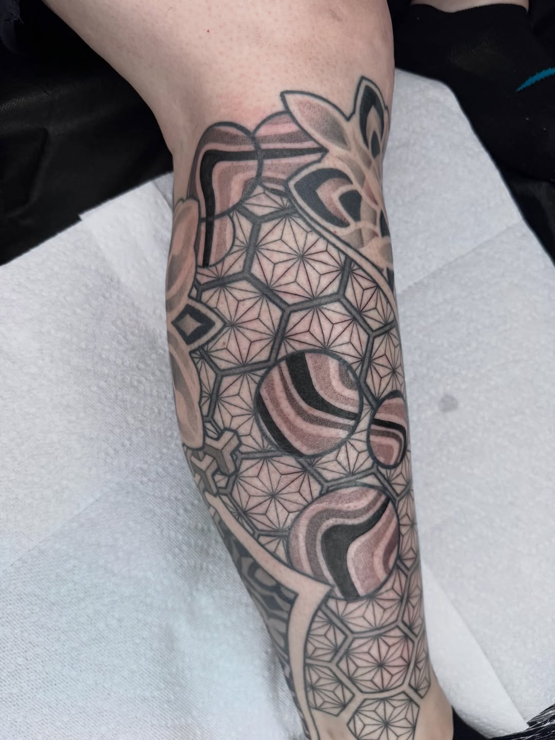 Tattoo by @shawndoestattoos โ geometric, black_and_grey