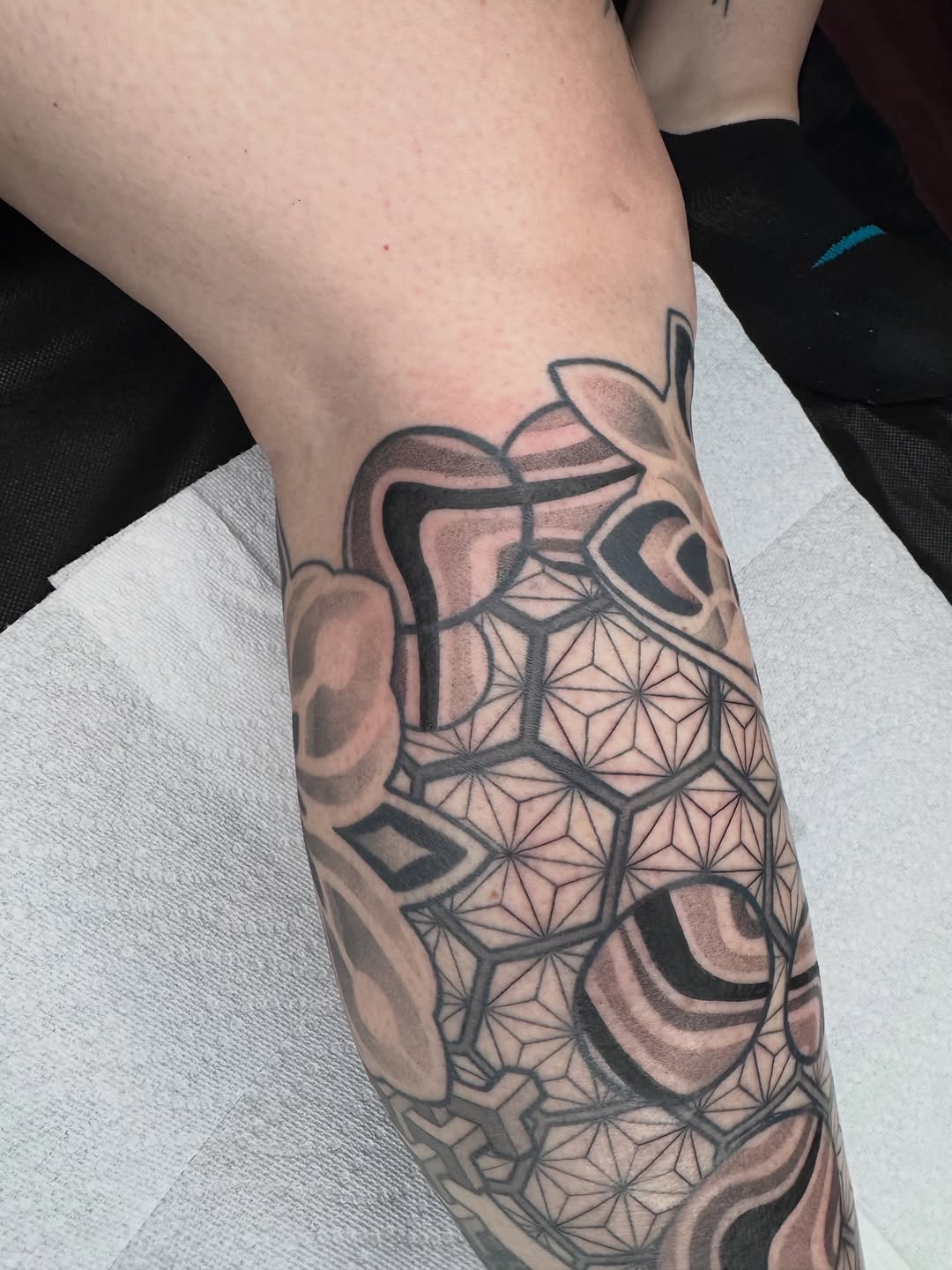 Tattoo by @shawndoestattoos โ geometric, black_and_grey