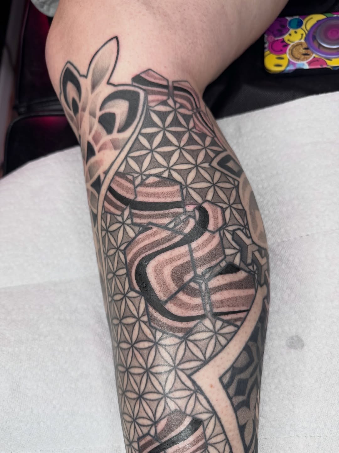 Tattoo by @shawndoestattoos โ geometric, black_and_grey